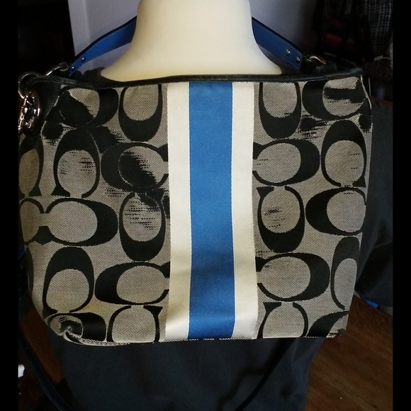 Pours Coach - Picture 2 of 6